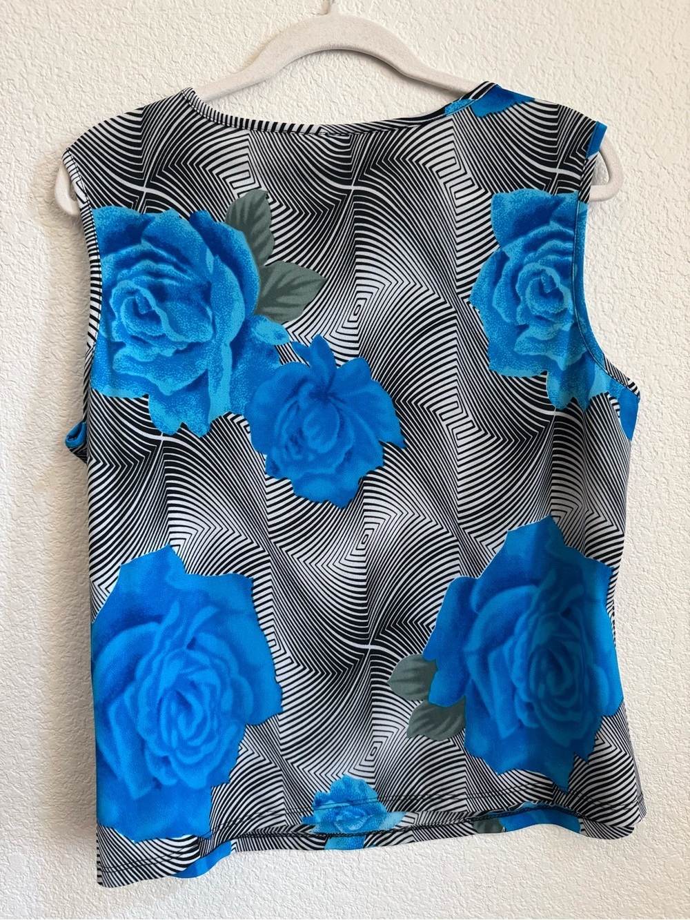 Modern Essentials Sleeveless Top - Picture 2 of 3